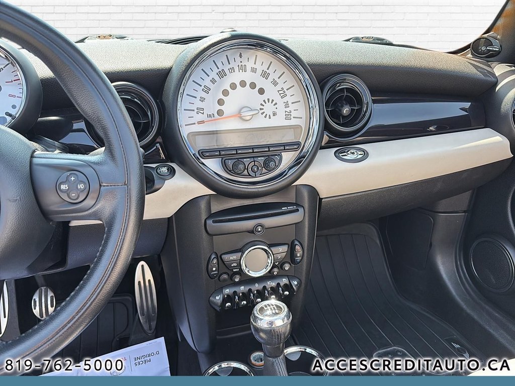 2011 MINI Cooper Convertible S in Rouyn-Noranda, Quebec - 11 - w1024h768px
