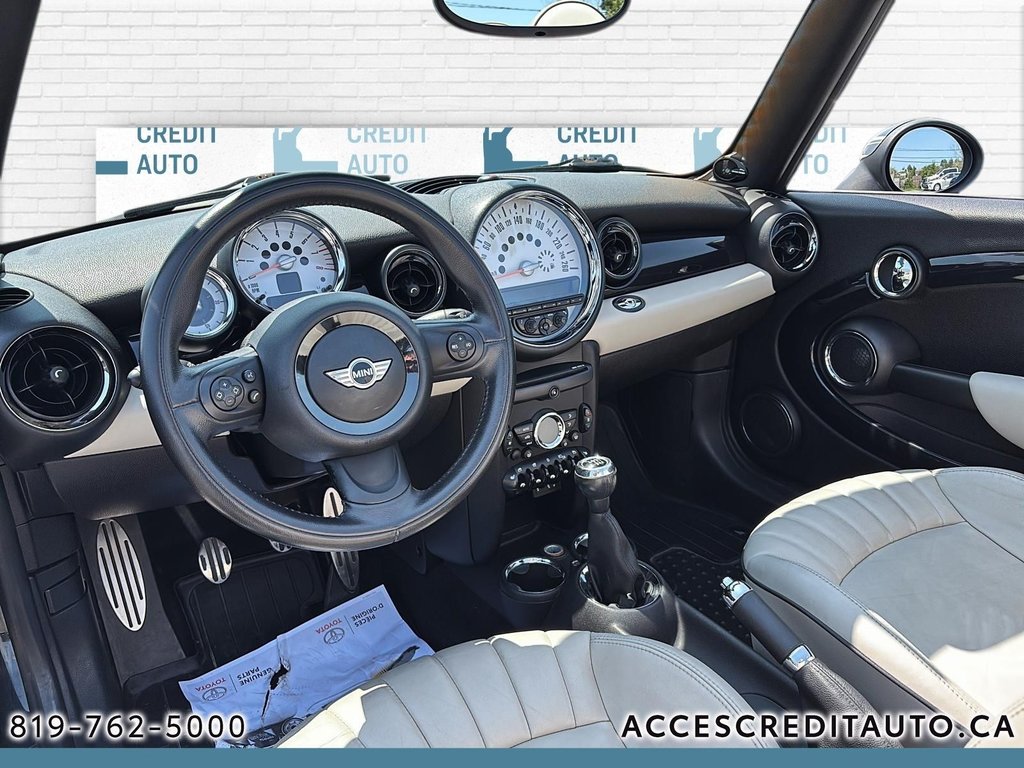 2011 MINI Cooper Convertible S in Rouyn-Noranda, Quebec - 8 - w1024h768px
