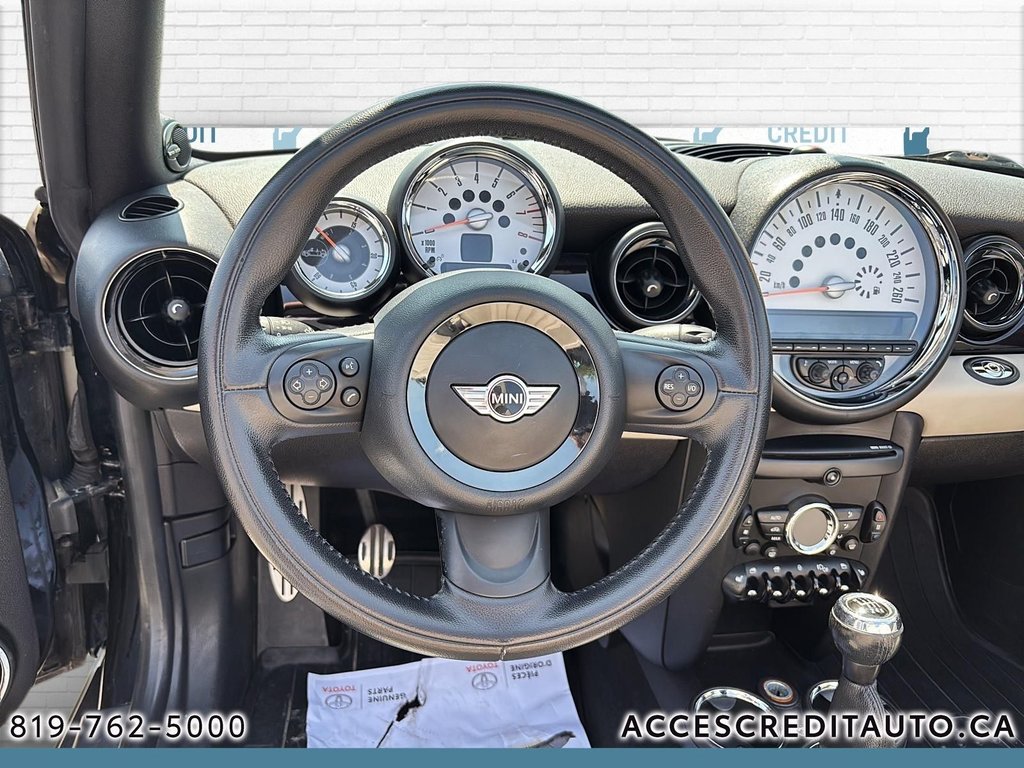 2011 MINI Cooper Convertible S in Rouyn-Noranda, Quebec - 10 - w1024h768px