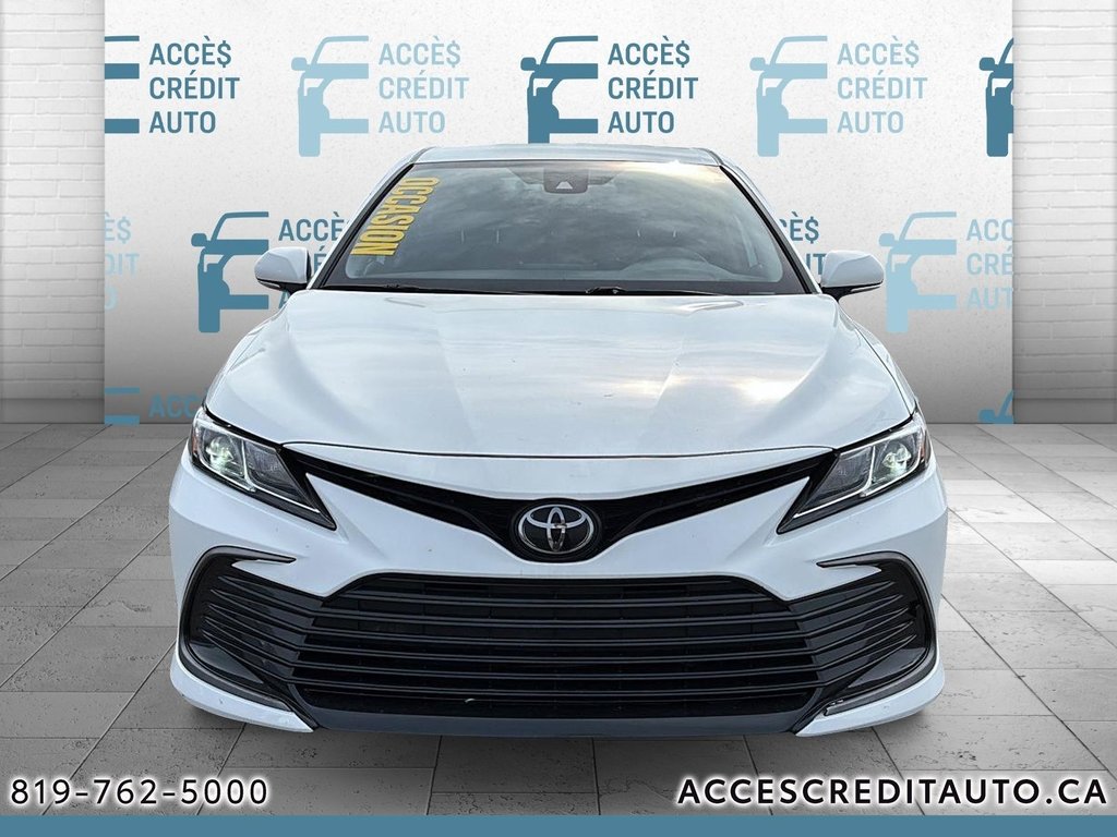 Toyota Camry LE 2022 à Rouyn-Noranda, Québec - 2 - w1024h768px