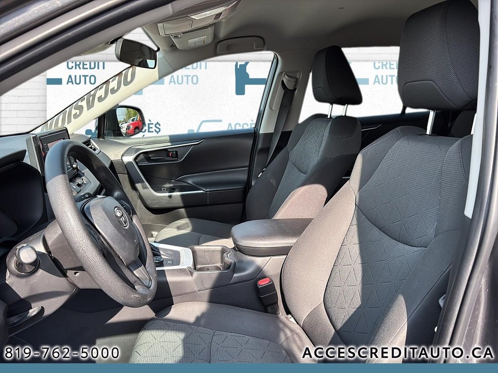 Toyota RAV4 Hybrid LE 2022 à Rouyn-Noranda, Québec - 9 - w1024h768px