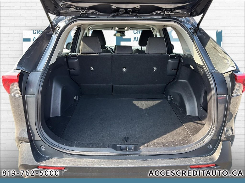 Toyota RAV4 Hybrid LE 2022 à Rouyn-Noranda, Québec - 6 - w1024h768px