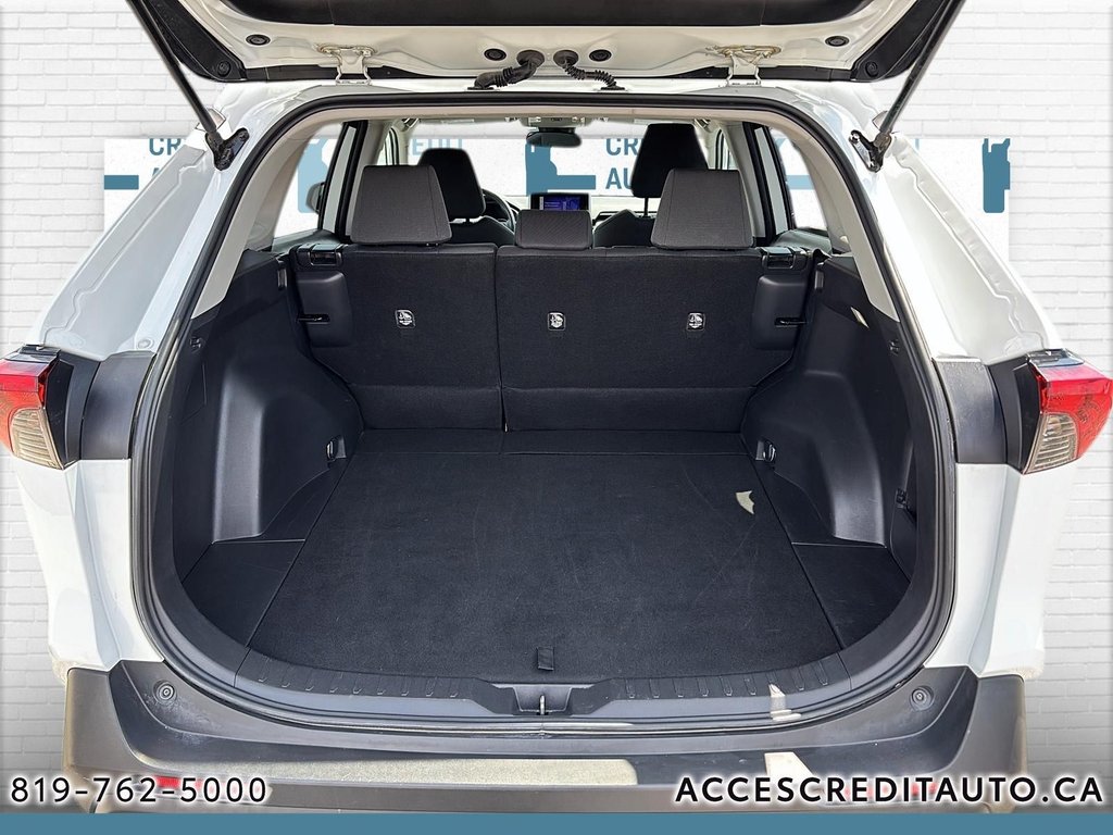 Toyota RAV4 LE 2023 à Rouyn-Noranda, Québec - 6 - w1024h768px