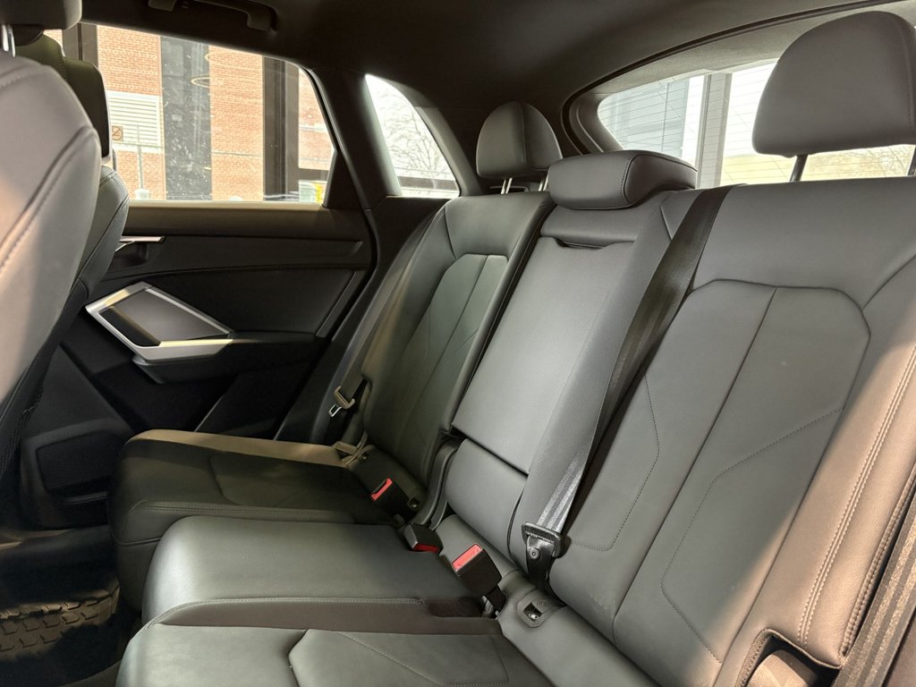 Audi Q3 Komfort 2023 à Montreal, Québec - 12 - w1024h768px