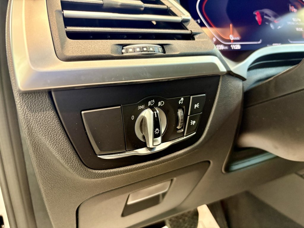 BMW X4 xDrive30i 2025 à Montreal, Québec - 23 - w1024h768px