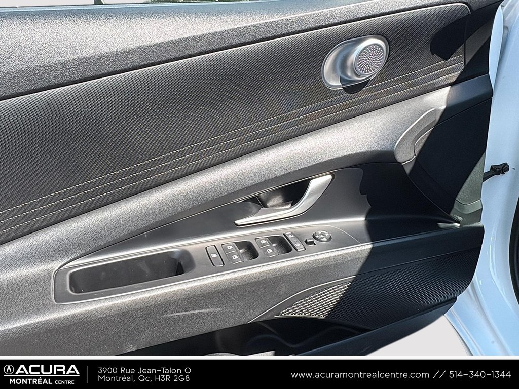 2021 Hyundai Elantra Preferred in Montreal, Quebec - 10 - w1024h768px