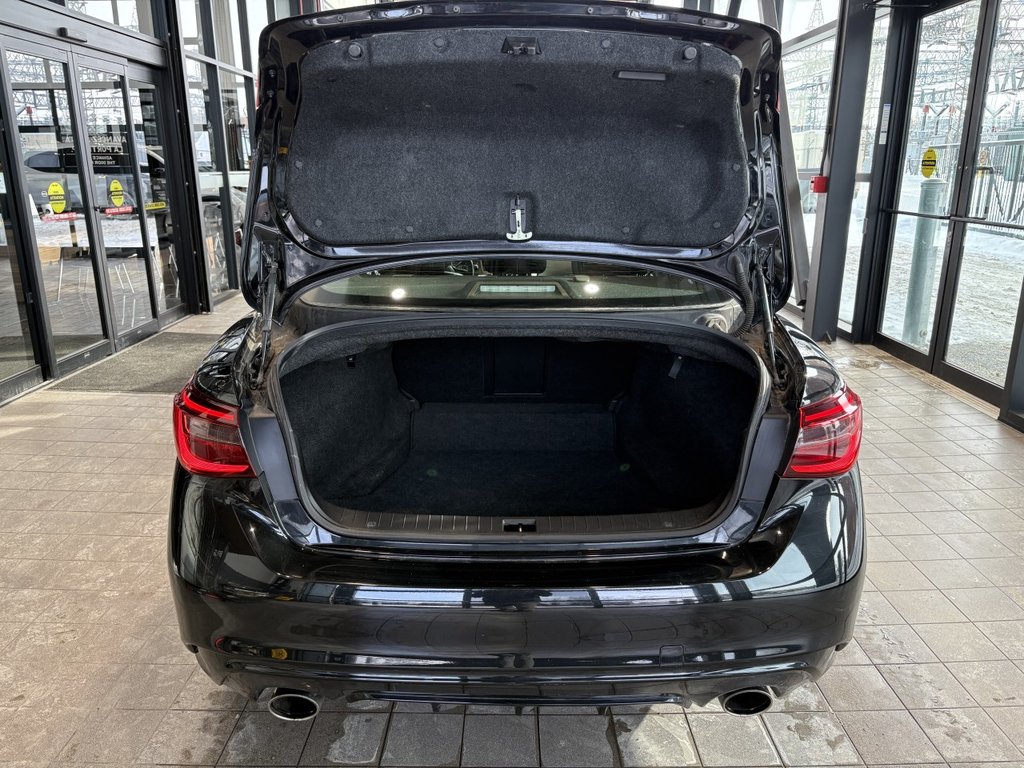 Infiniti Q50  2018 à Montreal, Québec - 14 - w1024h768px