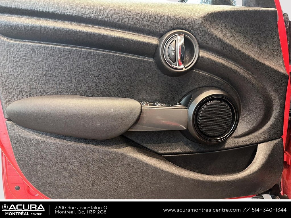 MINI 5 Door Cooper 2019 à Montreal, Québec - 10 - w1024h768px