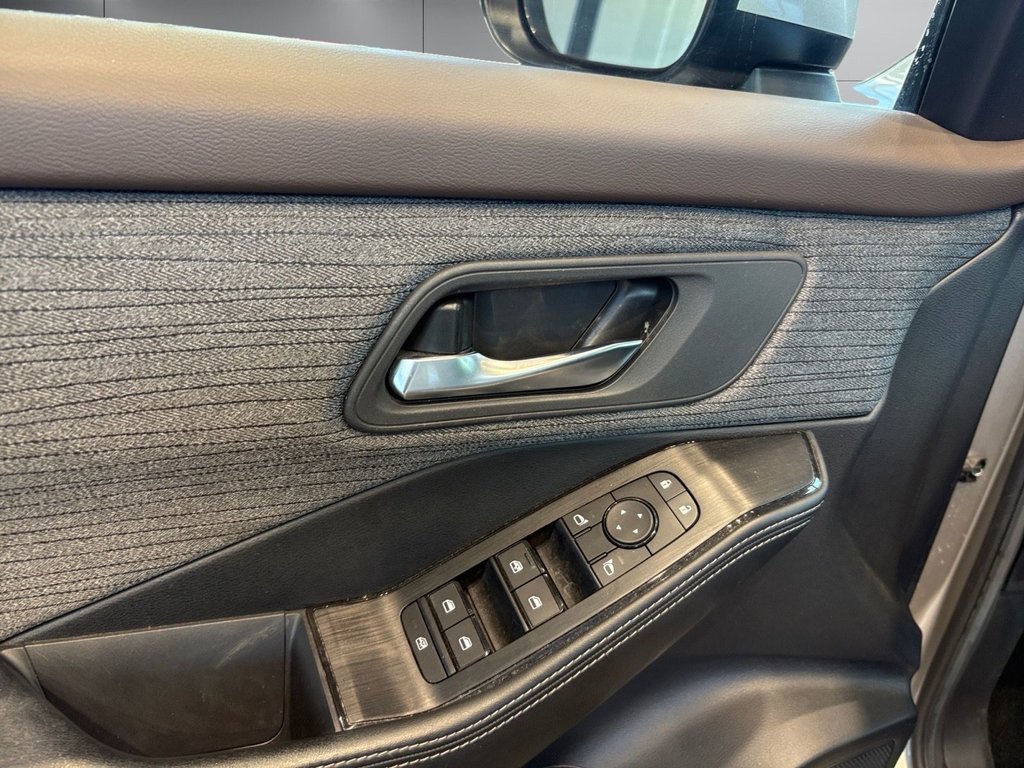 Nissan rogue SV 2023 à Montreal, Québec - 9 - w1024h768px