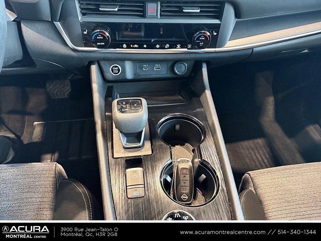 2023 Nissan rogue SV in Montreal, Quebec - 13 - w1024h768px