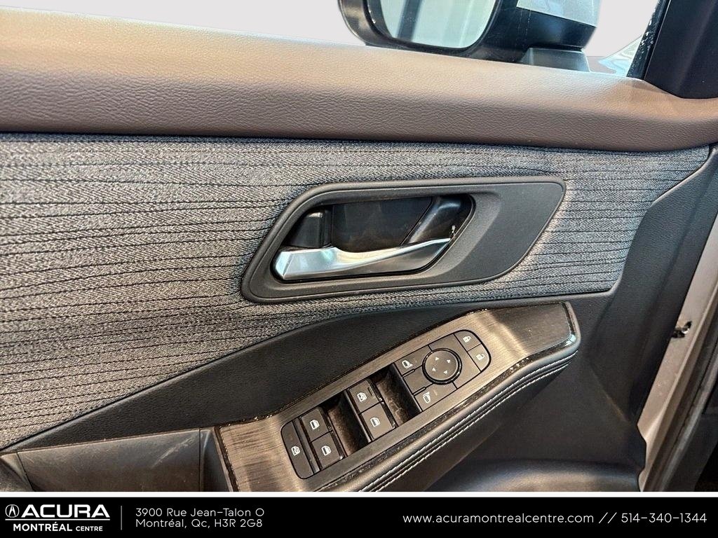 2023 Nissan rogue SV in Montreal, Quebec - 9 - w1024h768px