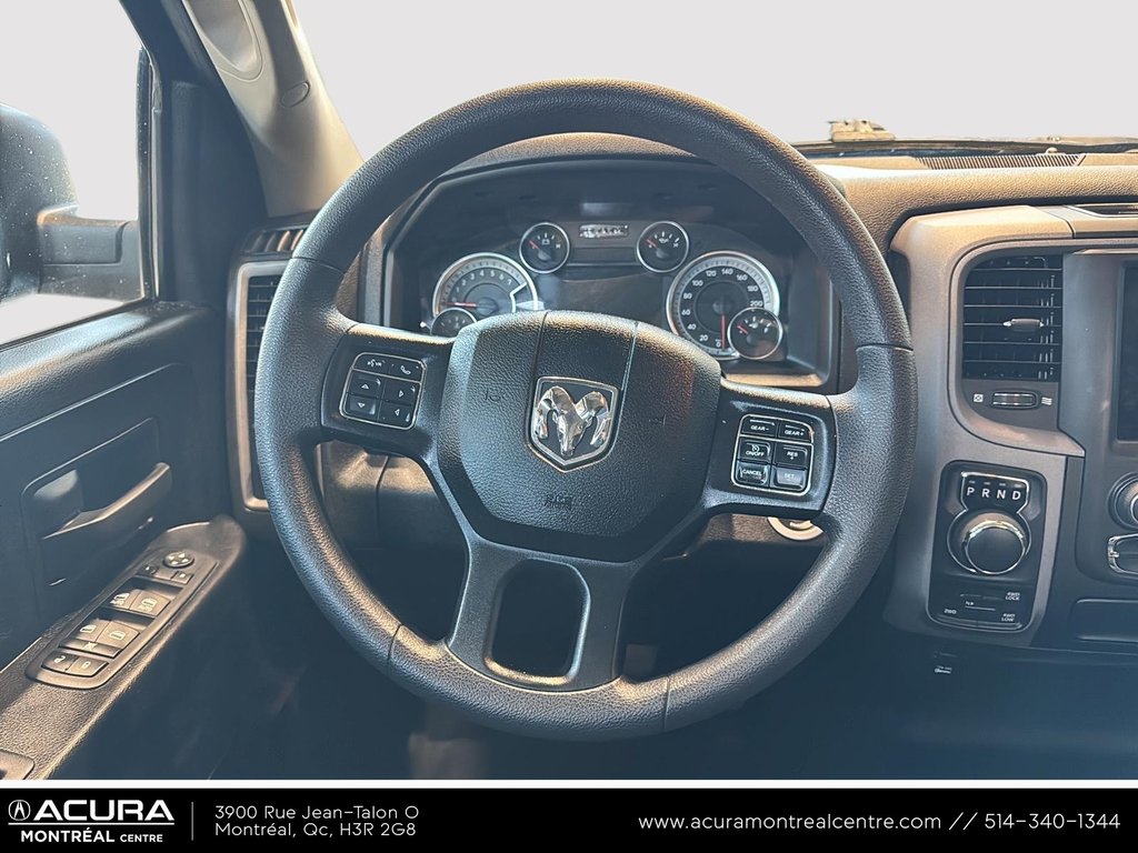 Ram 1500 Classic Express 2023 à Montreal, Québec - 9 - w1024h768px