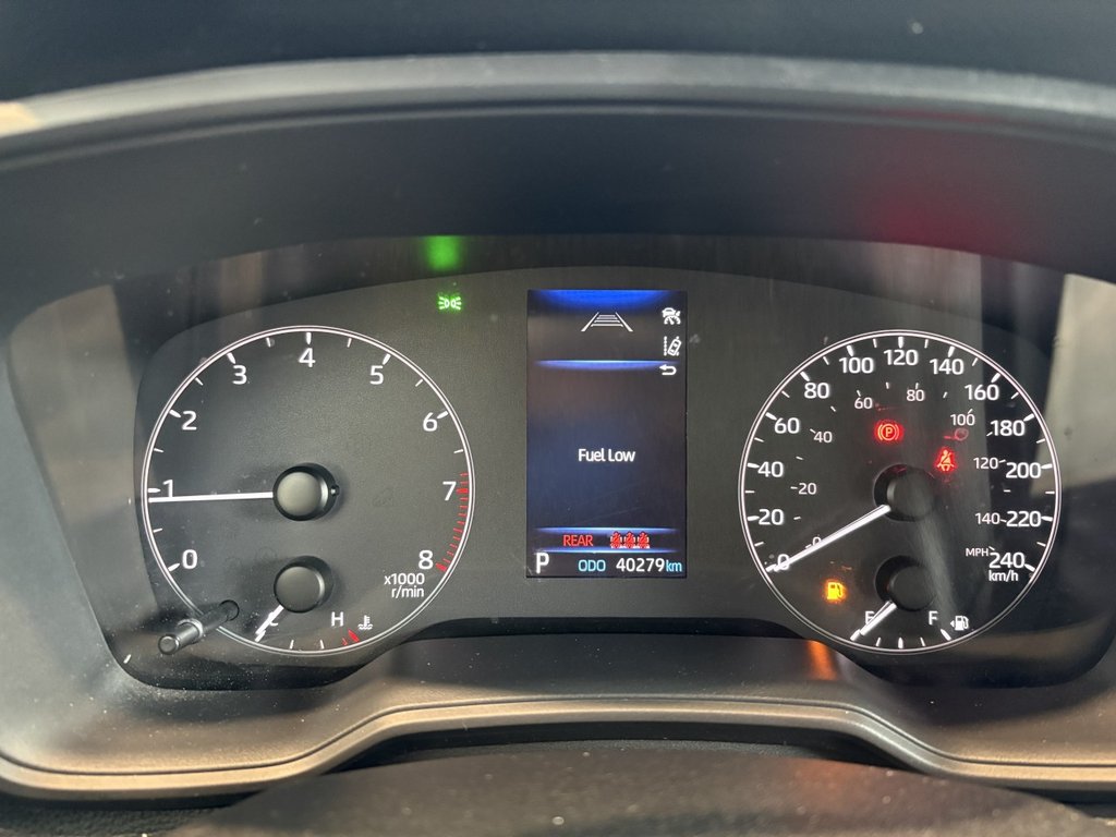 2023 Toyota Corolla Cross LE in Montreal, Quebec - 23 - w1024h768px