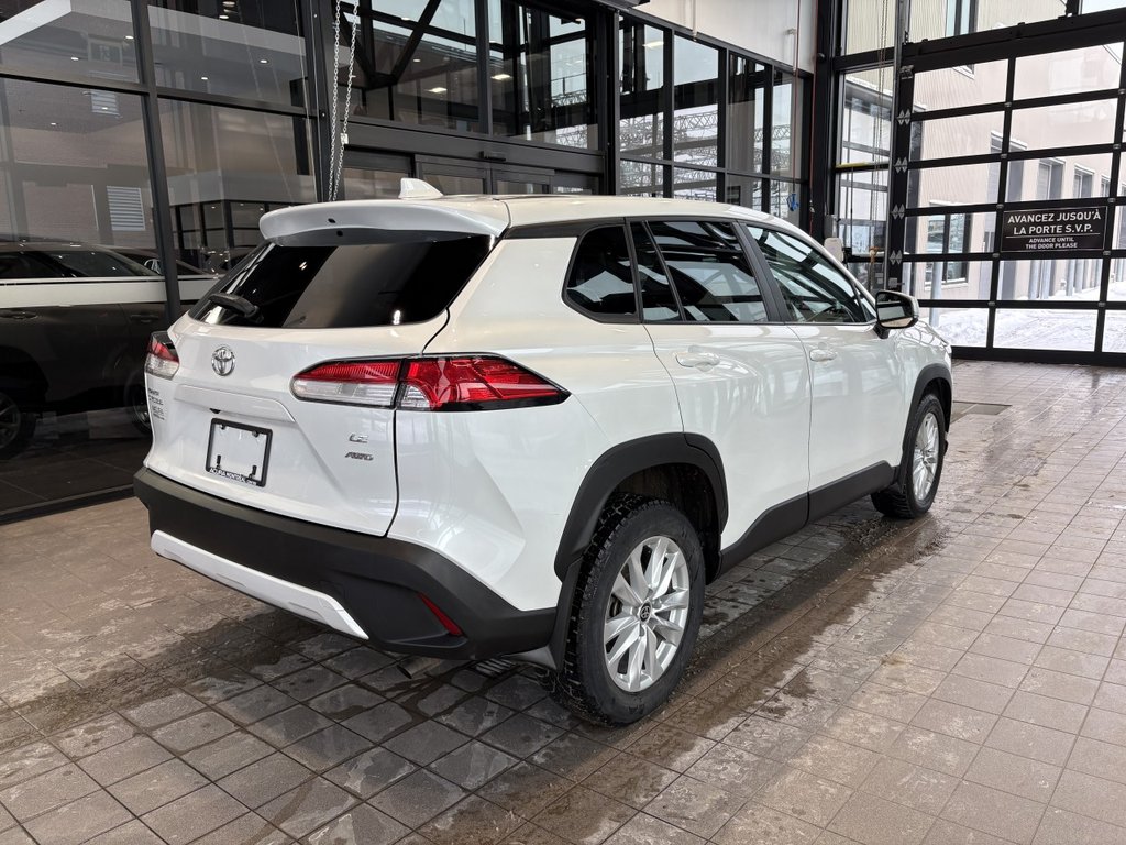2023 Toyota Corolla Cross LE in Montreal, Quebec - 7 - w1024h768px