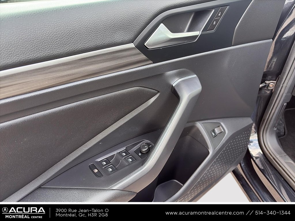 2019 Volkswagen Jetta Highline in Montreal, Quebec - 10 - w1024h768px