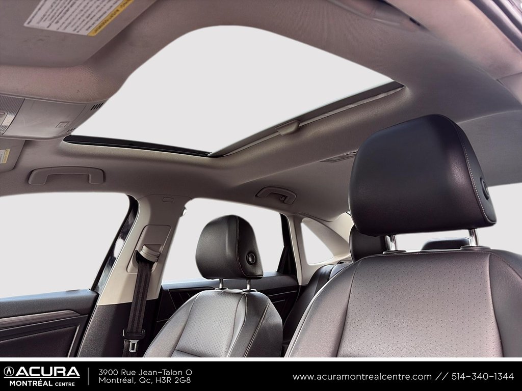 2019 Volkswagen Jetta Highline in Montreal, Quebec - 14 - w1024h768px
