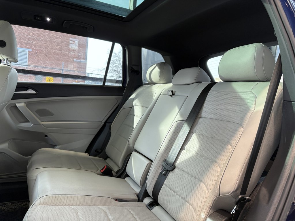 Volkswagen Tiguan Highline R-Line 2022 à Montreal, Québec - 12 - w1024h768px