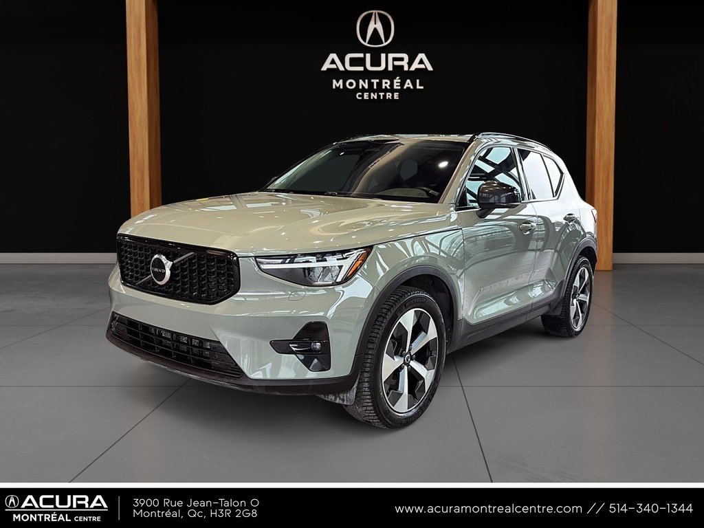 2023 Volvo XC40 Plus Dark Theme in Montreal, Quebec - 1 - w1024h768px