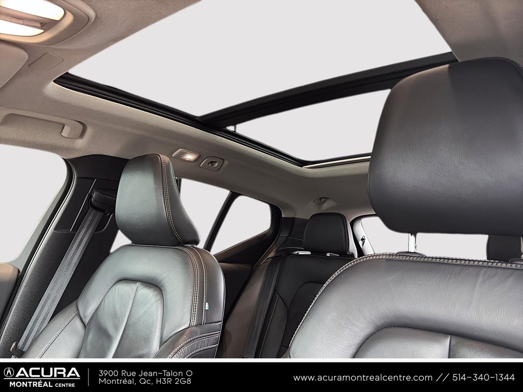 2023 Volvo XC40 Plus Dark Theme in Montreal, Quebec - 15 - w1024h768px