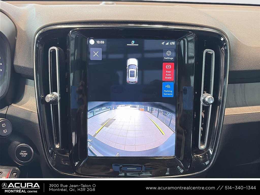 2023 Volvo XC40 Plus Dark Theme in Montreal, Quebec - 16 - w1024h768px