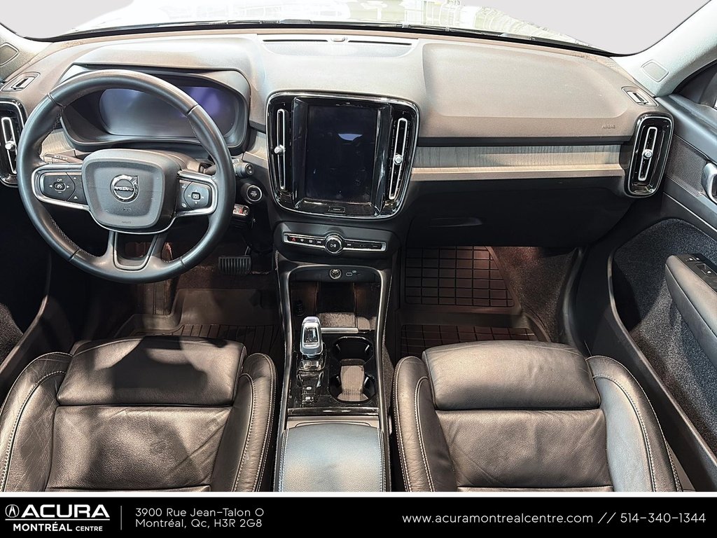 2023 Volvo XC40 Plus Dark Theme in Montreal, Quebec - 8 - w1024h768px