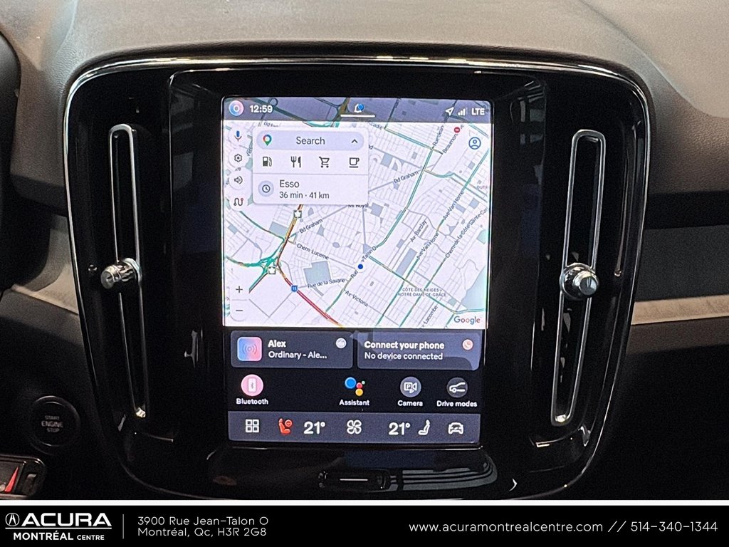 2023 Volvo XC40 Plus Dark Theme in Montreal, Quebec - 17 - w1024h768px
