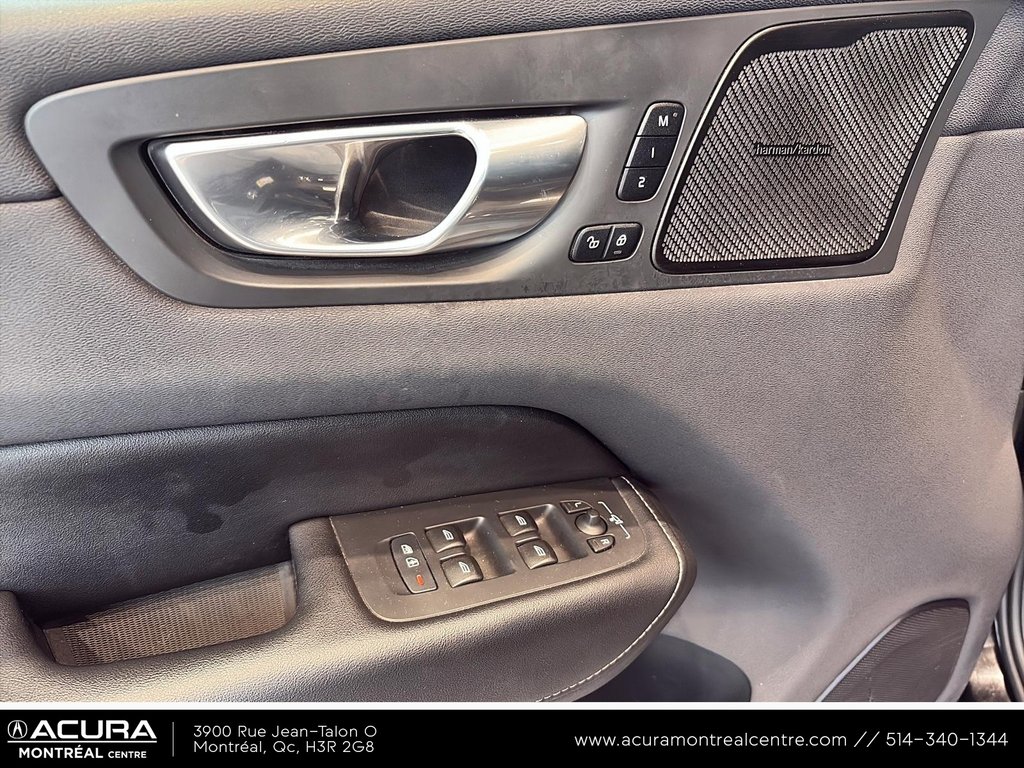 2023 Volvo XC60 Ultimate Dark Theme in Montreal, Quebec - 9 - w1024h768px