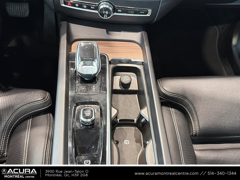2023 Volvo XC60 Ultimate Dark Theme in Montreal, Quebec - 14 - w1024h768px