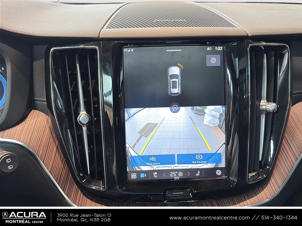 2023 Volvo XC60 Ultimate Dark Theme in Montreal, Quebec - 17 - w1024h768px