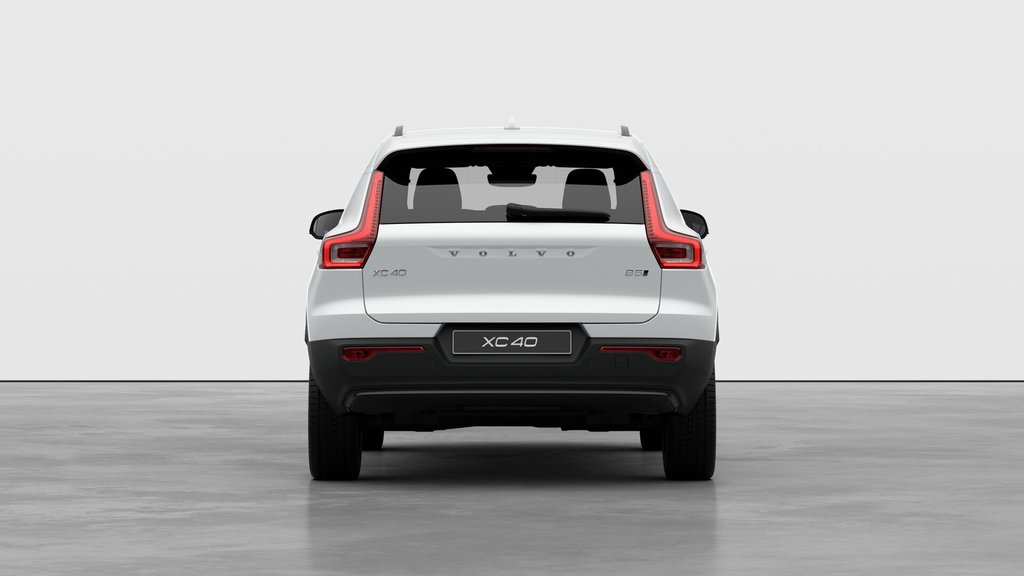 2026 Volvo XC40 Core (Dark Theme)-5