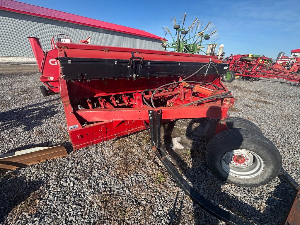 Case IH 6300  2006 à Cacouna, Québec - 2 - w1024h768px