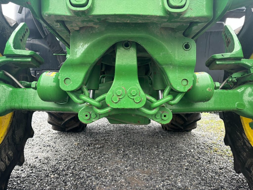 2017 John Deere 6120R in Cacouna, Quebec - 6 - w1024h768px