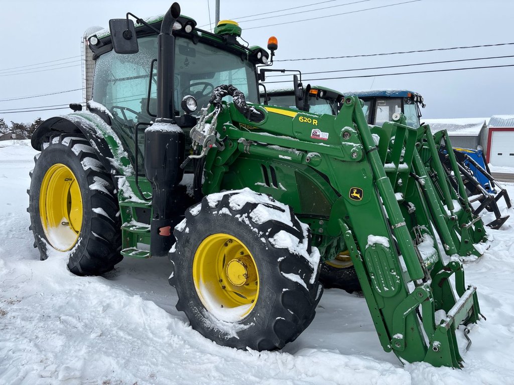 2017 John Deere 6120R in Cacouna, Quebec - 2 - w1024h768px