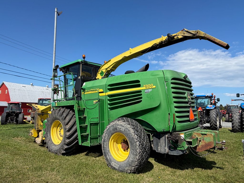 2007 John Deere 7300 in Cacouna, Quebec - 7 - w1024h768px