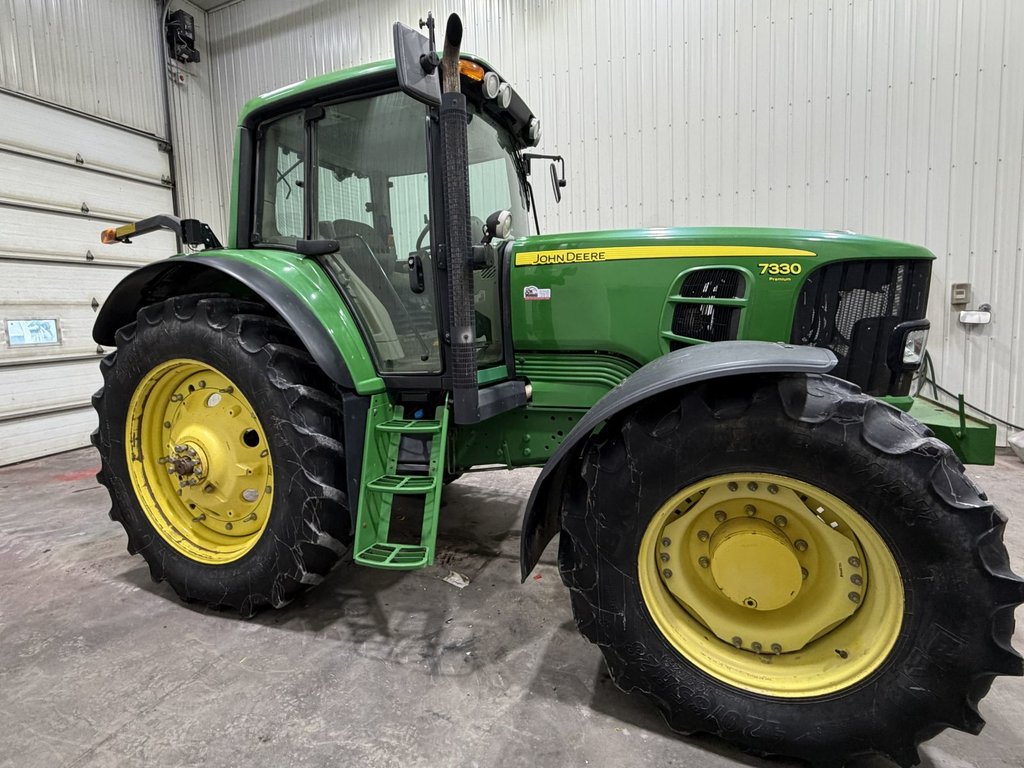 2008 John Deere 7330 in Cacouna, Quebec - 7 - w1024h768px