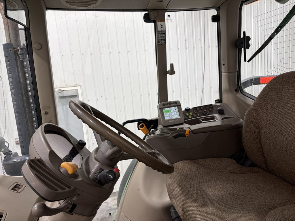 2008 John Deere 7330 in Cacouna, Quebec - 11 - w1024h768px