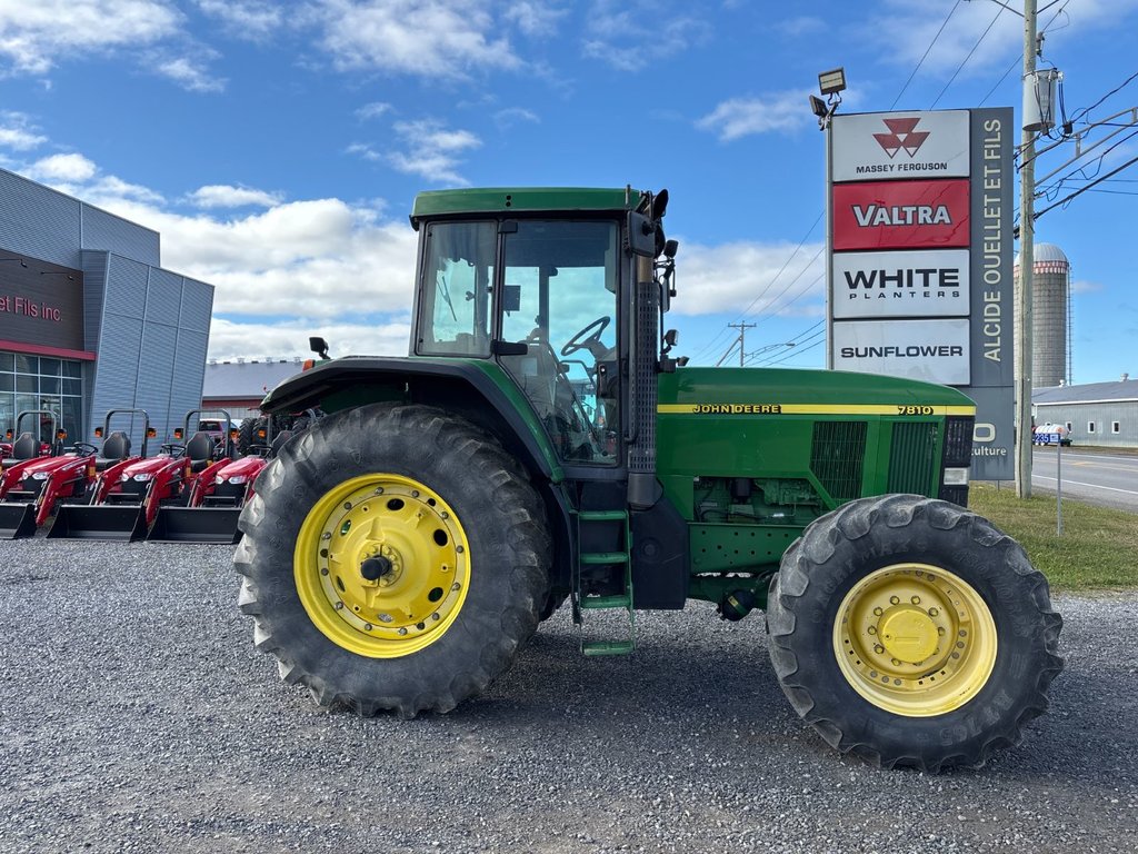 John Deere 7810  2001 à Cacouna, Québec - 1 - w1024h768px