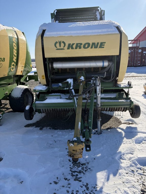 Krone Comprima F155XC  2015 à Cacouna, Québec - 2 - w1024h768px