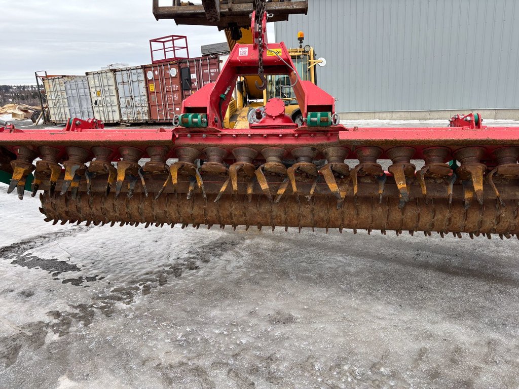 Kverneland NGS 451  2012 à Cacouna, Québec - 5 - w1024h768px