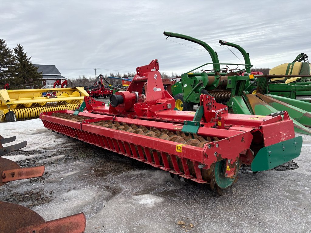 Kverneland NGS 451  2012 à Cacouna, Québec - 2 - w1024h768px