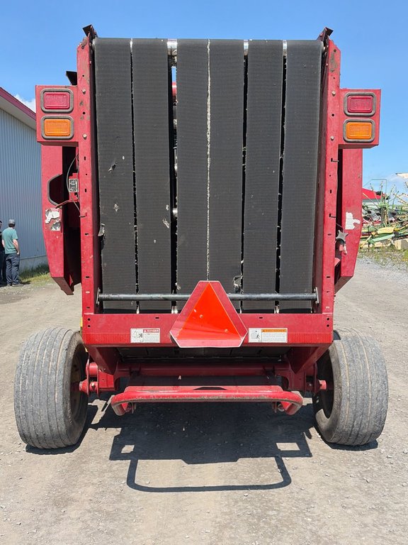 New Holland BR740A  2006 à Cacouna, Québec - 3 - w1024h768px