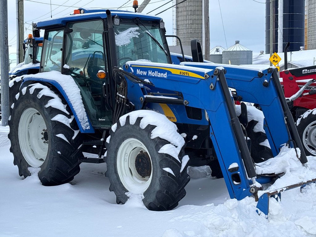2009 New Holland T5070 in Cacouna, Quebec - 1 - w1024h768px