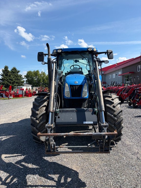 New Holland T6020  2014 à Cacouna, Québec - 2 - w1024h768px