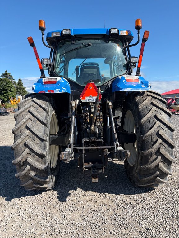 2009 New Holland T7030 in Cacouna, Quebec - 3 - w1024h768px