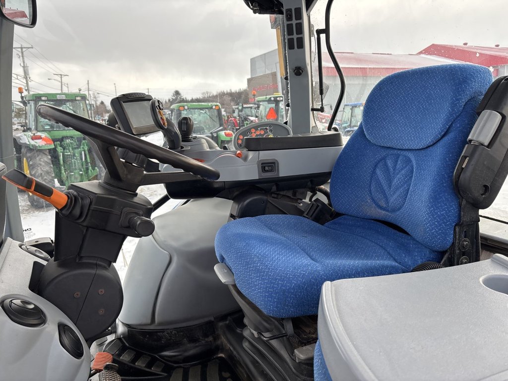 2010 New Holland T7030 in Cacouna, Quebec - 7 - w1024h768px