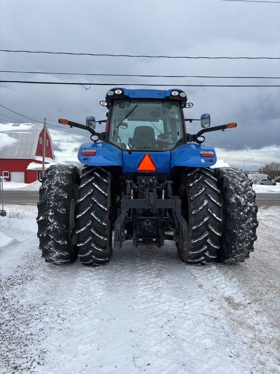 2012 New Holland T8.300 in Cacouna, Quebec - 3 - w1024h768px