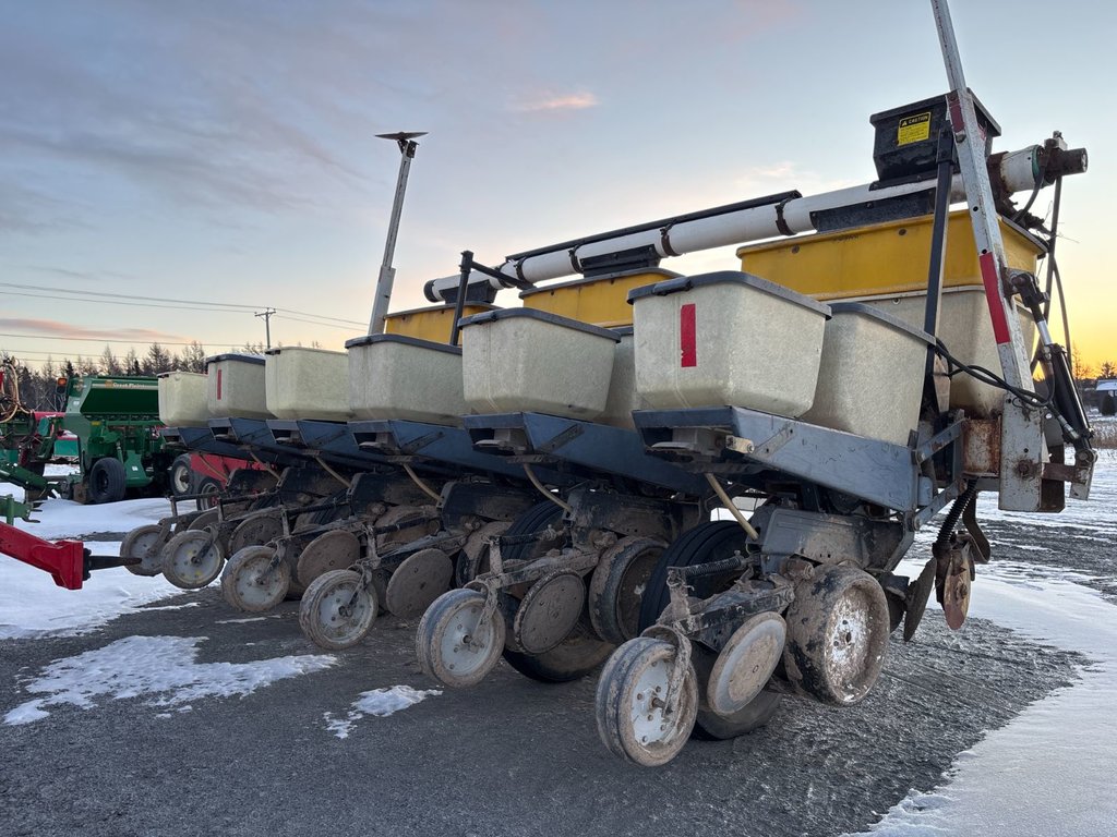 New-Idea 9200  2006 à Cacouna, Québec - 4 - w1024h768px