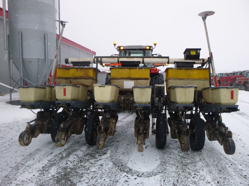 New-Idea 9200  2006 à Cacouna, Québec - 5 - w1024h768px