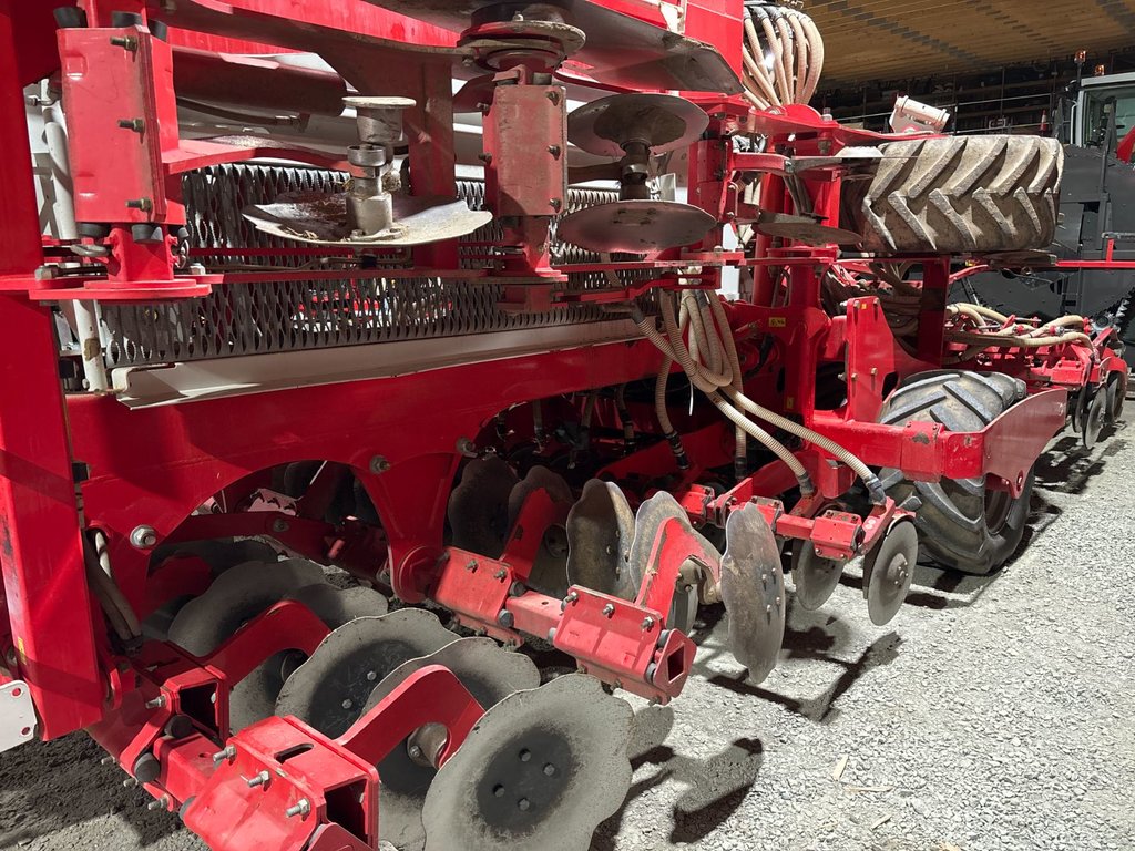 POTTINGER Terrasem C4  2013 à Cacouna, Québec - 3 - w1024h768px