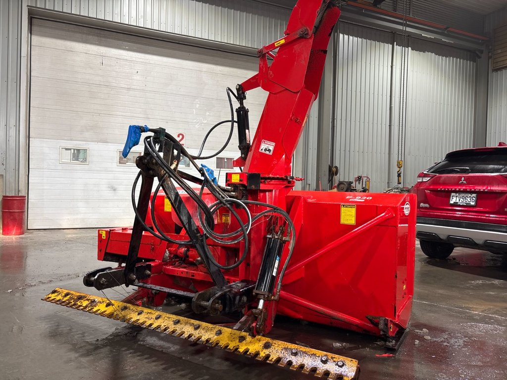 Pronovost P-920  2020 à Cacouna, Québec - 2 - w1024h768px